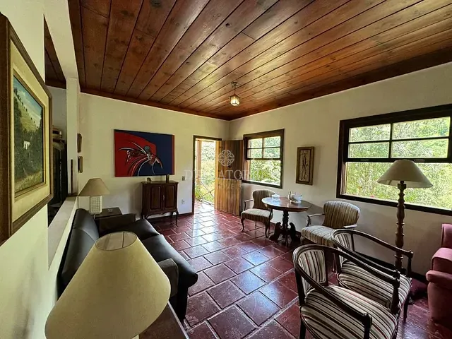 Sítio com 24200m² 4 quartos e 5 banheiros, à venda, no bairro Cuiabá em Petrópolis