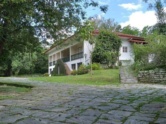 Sítio com 30000m² 10 quartos e 10 banheiros, à venda, no bairro Vila Bom Jardim em Bananal
