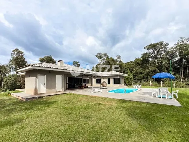 Sítio com 200m² 5 quartos e 4 banheiros, à venda, no bairro Zona Rural em Mandirituba