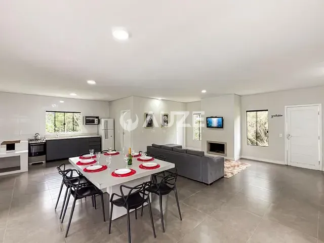 Sítio com 200m² 5 quartos e 4 banheiros, à venda, no bairro Zona Rural em Mandirituba