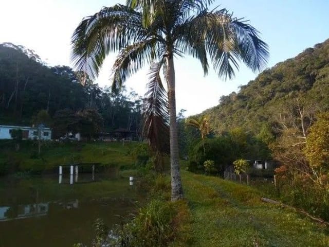 Sítio com 96000m² 4 quartos e 3 banheiros, à venda, no bairro Santa Rita do Ribeira em Miracatu