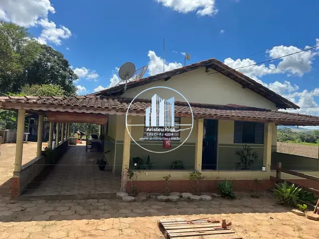 Sítio com 108900m² 3 quartos e 1 banheiro, à venda, no bairro Algodão em Pouso Alegre