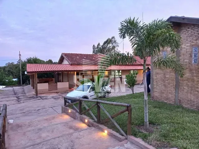 Sítio com 45000m² 6 quartos e 4 banheiros, à venda, no bairro Chácara dos Laranjais em Marília