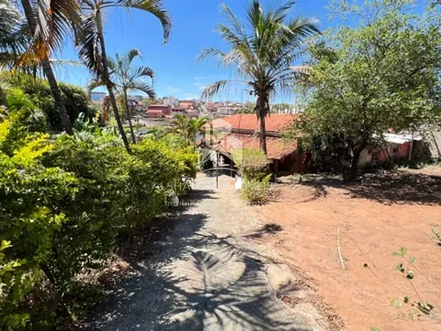 Sítio com 2225m² 3 quartos e 2 banheiros, à venda, no bairro Chácara Novo Horizonte em Contagem