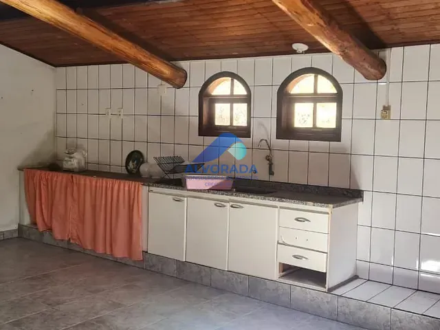 Sítio com 242000m² 4 quartos e 2 banheiros, à venda, no bairro Santa Clara em Jambeiro