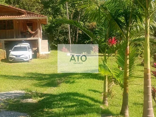 Sítio com 5000m² 2 quartos e 1 banheiro, à venda, no bairro Itinga em Tijucas