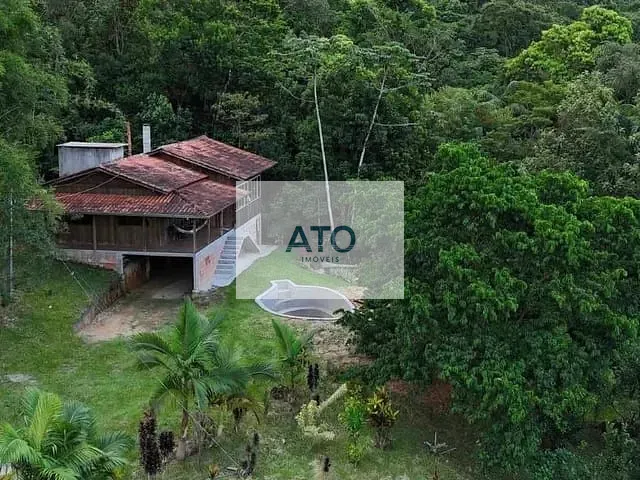 Sítio com 5000m² 2 quartos e 1 banheiro, à venda, no bairro Itinga em Tijucas