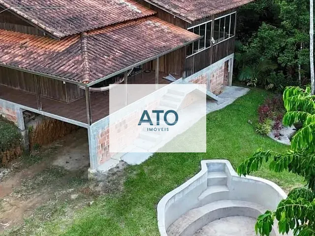 Sítio com 5000m² 2 quartos e 1 banheiro, à venda, no bairro Itinga em Tijucas