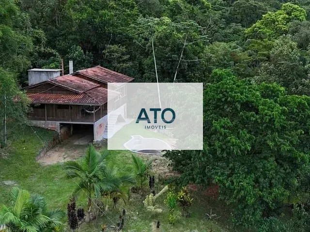 Sítio com 5000m² 2 quartos e 1 banheiro, à venda, no bairro Itinga em Tijucas