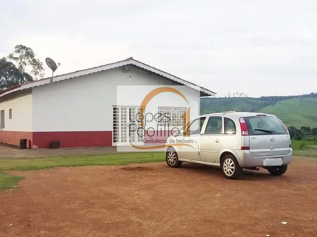 Sítio com 33m² 3 quartos e 5 banheiros, à venda, no bairro Jardim Vista Alegre em Piracaia