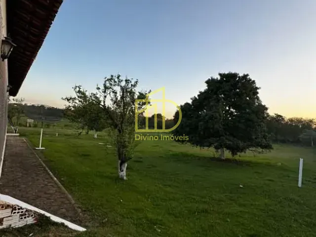 Sítio com 121000m² 4 quartos e 1 banheiro, à venda, no bairro Zona Rural em Tatuí