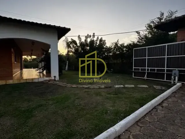 Sítio com 121000m² 4 quartos e 1 banheiro, à venda, no bairro Zona Rural em Tatuí