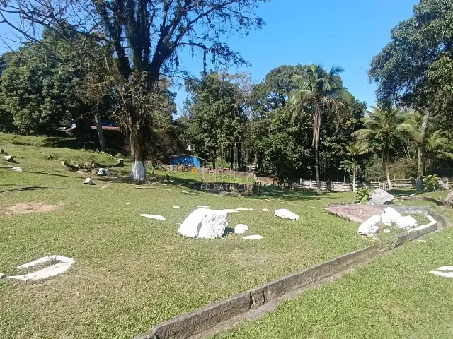 Sítio com 70000m² 18 quartos e 6 banheiros, à venda, no bairro Parada Modelo em Guapimirim