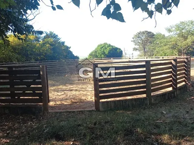Sítio com 30000m² 2 quartos e 2 banheiros, à venda, no bairro zona rural em Cravinhos