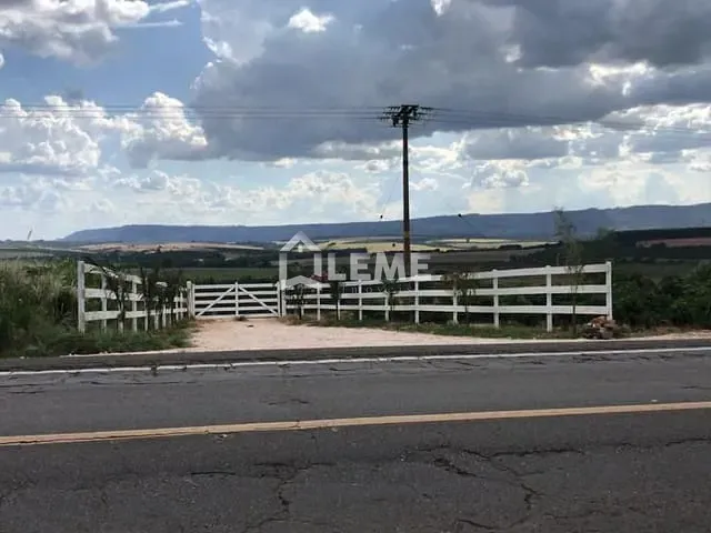 Sítio com 169400m², à venda, no bairro Vila Lambari em Mococa