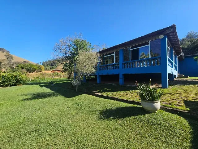 Sítio com 25000m² 5 quartos e 2 banheiros, à venda, no bairro Açude em Piranguinho