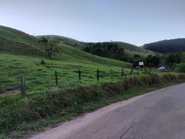 Sítio com 60000m² 2 quartos e 2 banheiros, à venda, no bairro Jardim Santa Catarina em Taubaté