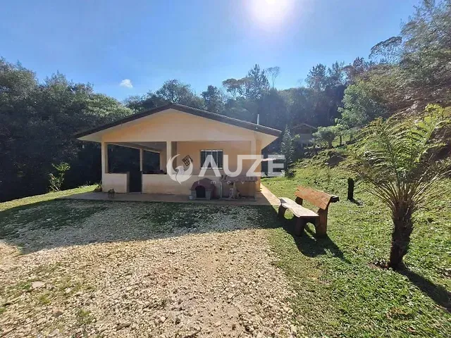 Sítio com 70m² 3 quartos e 1 banheiro, à venda, no bairro Capivari em Colombo