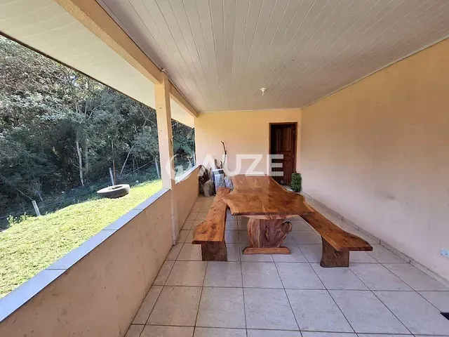 Sítio com 70m² 3 quartos e 1 banheiro, à venda, no bairro Capivari em Colombo