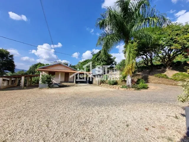 Sítio com 96800m² 3 quartos e 1 banheiro, à venda, no bairro Zona Rural em Andradas