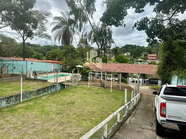 Sítio com 2487m² 2 quartos e 3 banheiros, à venda, no bairro Chácaras Cotia em Contagem