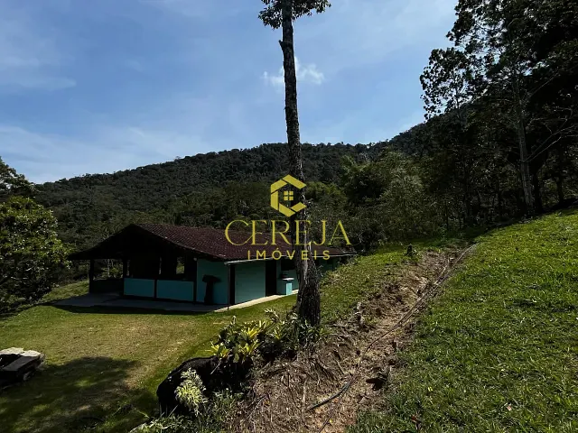 Sítio com 262000m² 2 quartos e 2 banheiros, à venda, no bairro Lumiar em Nova Friburgo