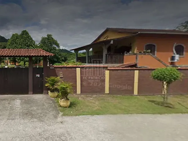 Sítio com 3500m² 5 quartos e 4 banheiros, à venda, no bairro Praia de Mauá em Magé
