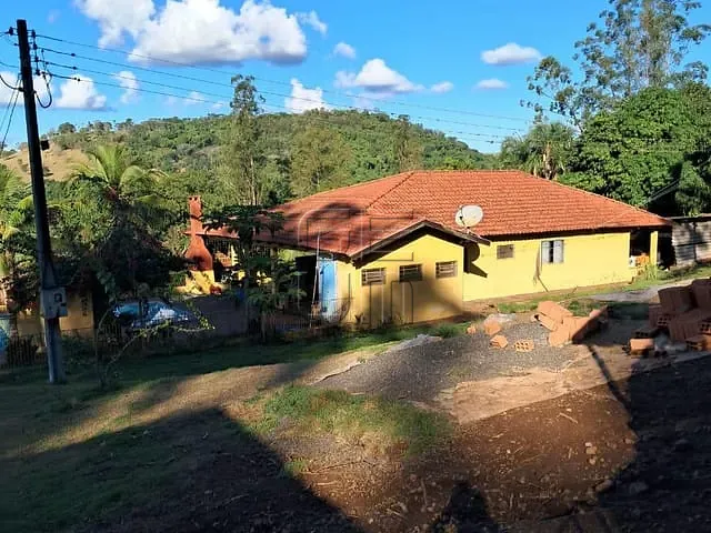 Sítio com 250m² 4 quartos e 4 banheiros, à venda, no bairro Jacutinga em Ibiporã