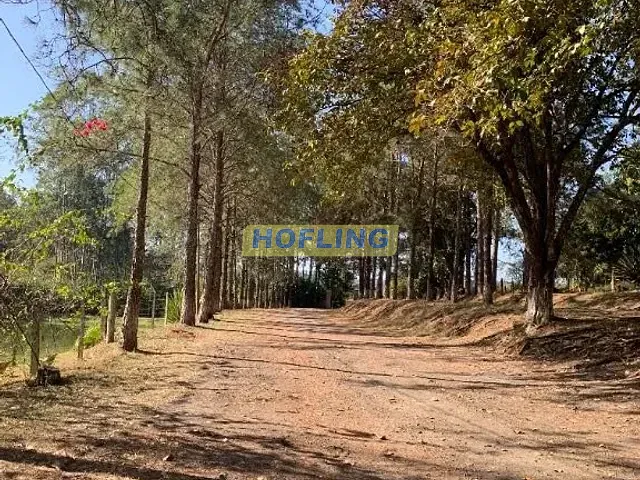 Sítio com 322102m² 6 quartos e 4 banheiros, à venda, no bairro Zona Rural em Corumbataí
