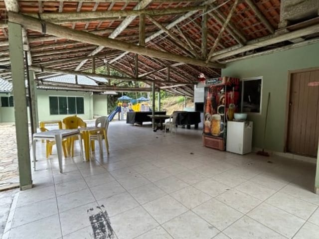 Sítio 3 quartos e 4 banheiros, à venda, no bairro Sertão do Trombudo em Itapema
