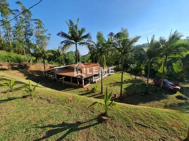 Sítio com 72600m² 2 quartos e 1 banheiro, à venda, no bairro Juruaia em Juruaia