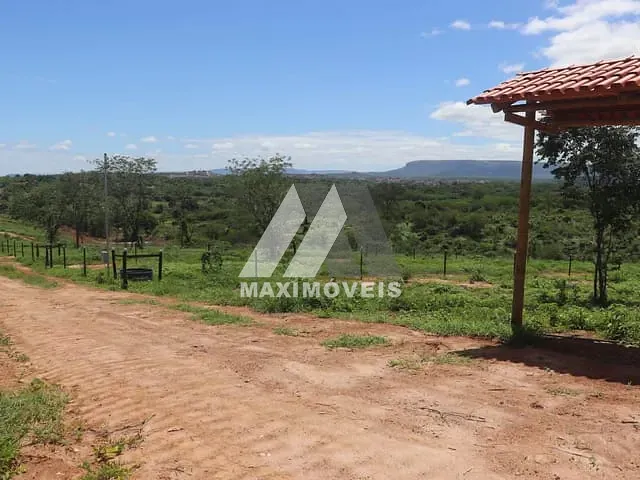 Terreno com 2054m², à venda, no bairro Zona Rural em Araçuaí