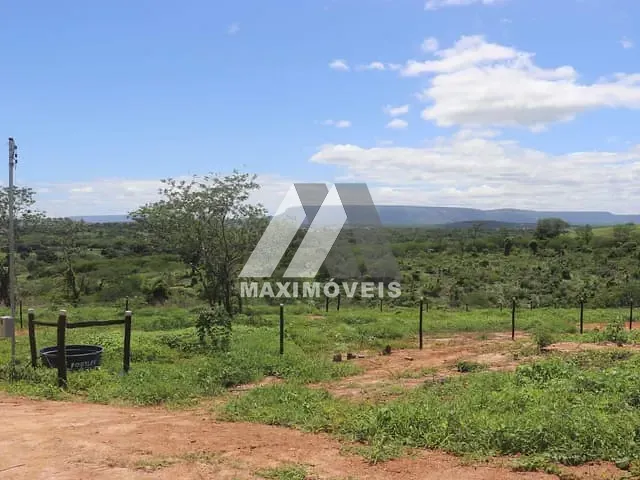 Terreno com 2054m², à venda, no bairro Zona Rural em Araçuaí