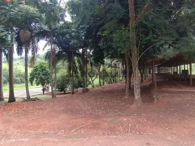 Sítio com 96800m² 4 quartos e 1 banheiro, à venda, no bairro Zona Rural em Pedralva