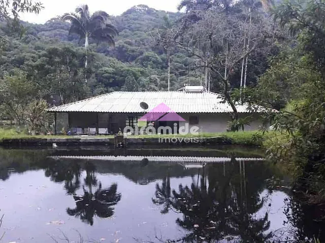 Sítio com 242000m² 6 quartos e 6 banheiros, à venda, no bairro Horto (Morro das Moças) em Ubatuba