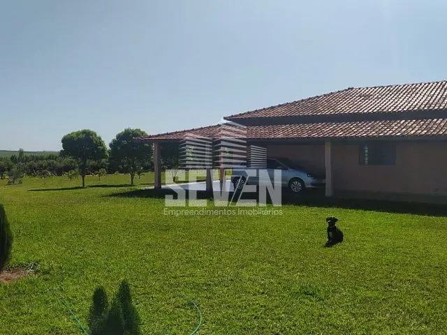 Sítio com 24200m² 3 quartos e 2 banheiros, à venda, no bairro Tibiriça em Bauru