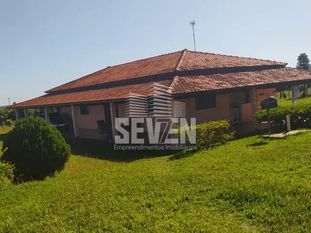 Sítio com 24200m² 3 quartos e 2 banheiros, à venda, no bairro Tibiriça em Bauru