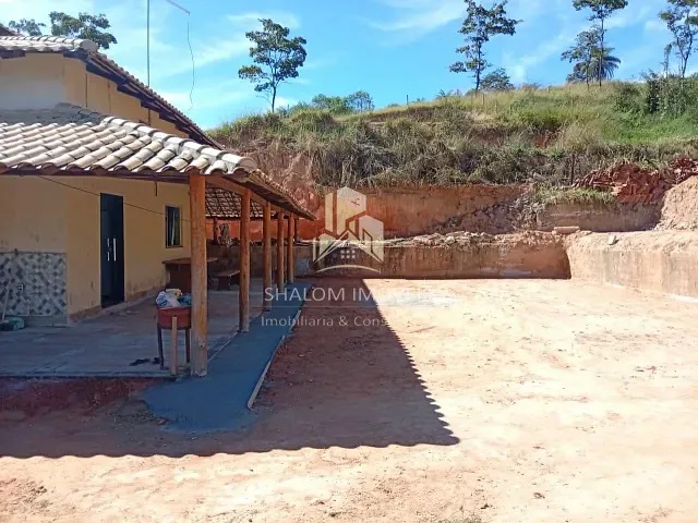 Sítio com 1400m² 2 quartos e 2 banheiros, à venda, no bairro Esmeralda em Pedro Leopoldo