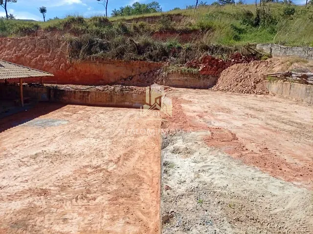 Sítio com 1400m² 2 quartos e 2 banheiros, à venda, no bairro Esmeralda em Pedro Leopoldo