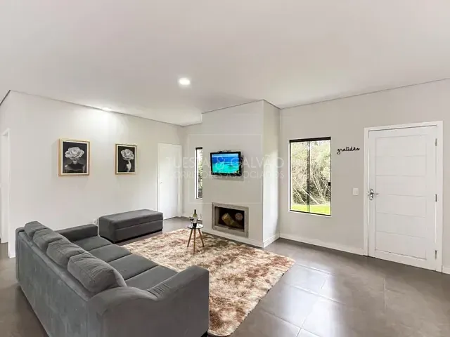 Sítio com 200m² 5 quartos e 4 banheiros, à venda, no bairro Zona Rural em Mandirituba