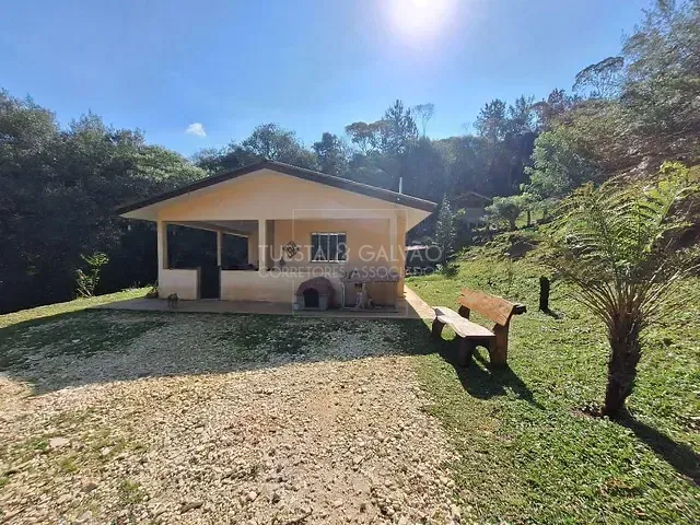 Sítio com 70m² 3 quartos e 1 banheiro, à venda, no bairro Capivari em Colombo