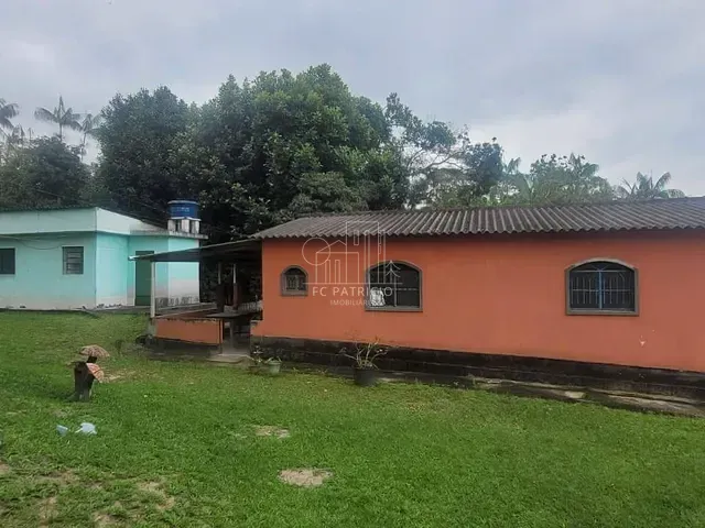 Sítio com 22620m² 4 quartos e 3 banheiros, à venda, no bairro Vale das Pedrinhas em Guapimirim
