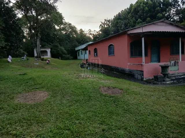 Sítio com 22620m² 4 quartos e 3 banheiros, à venda, no bairro Vale das Pedrinhas em Guapimirim