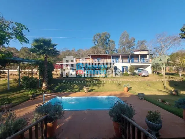 Sítio com 12000m² 3 quartos e 5 banheiros, à venda, no bairro Bom Jardim em GUAXUPÉ