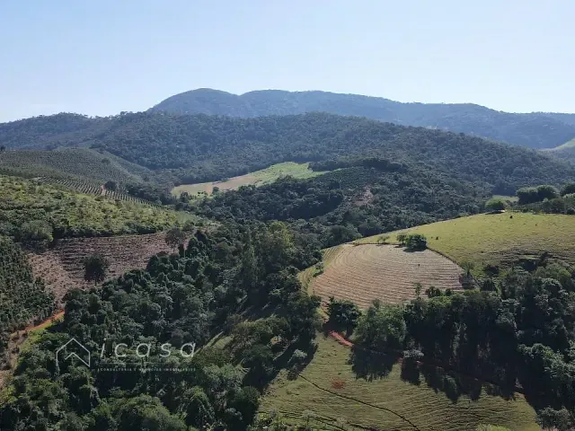 Sítio com 30000m² 5 quartos e 3 banheiros, à venda, no bairro Monte Belo em Santa Rita do Sapucaí