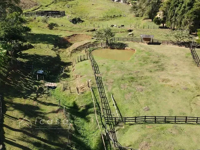 Sítio com 30000m² 5 quartos e 3 banheiros, à venda, no bairro Monte Belo em Santa Rita do Sapucaí