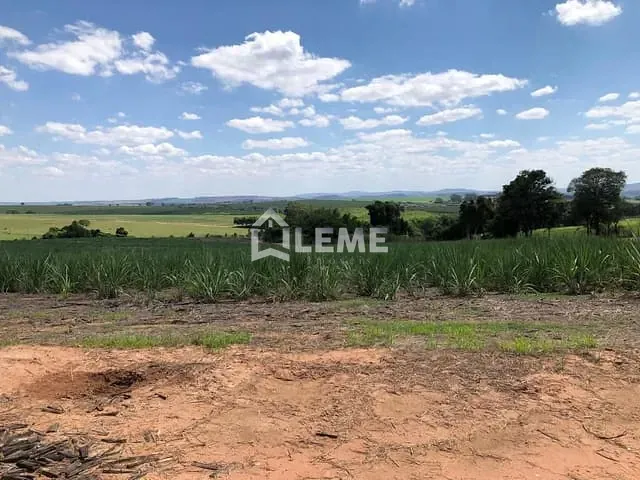 Sítio com 271040m², à venda, no bairro Centro em Mococa