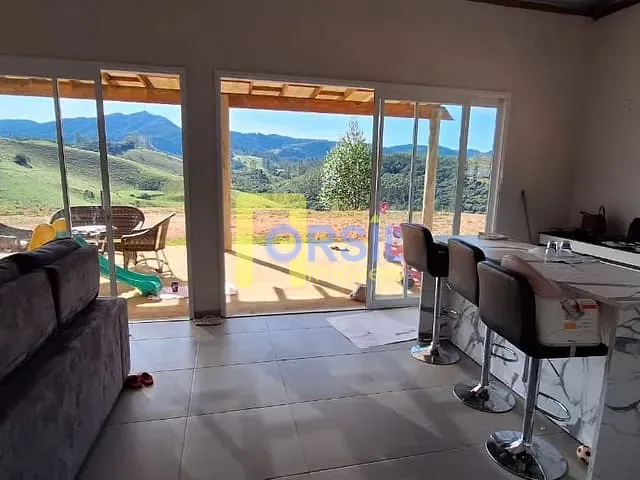 Sítio com 40000m² 3 quartos e 2 banheiros, à venda, no bairro Zona Rural em Paraibuna