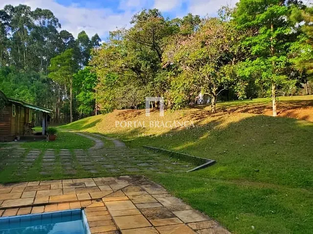 Sítio com 2m² 3 quartos e 3 banheiros, à venda, no bairro Curitibanos em Bragança Paulista