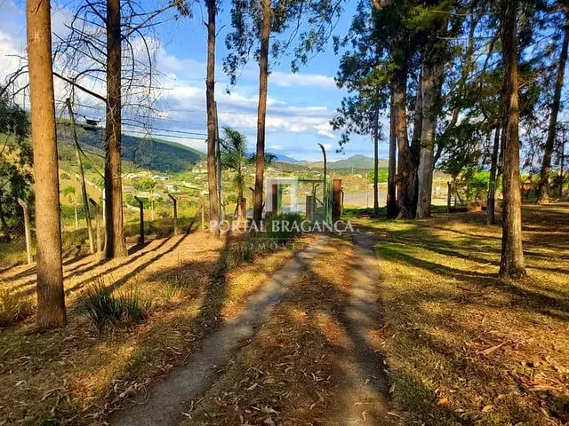 Sítio com 2m² 3 quartos e 3 banheiros, à venda, no bairro Curitibanos em Bragança Paulista